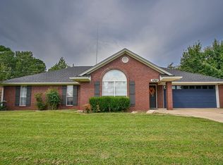 1701 Valley View Dr, Mena, AR 71953