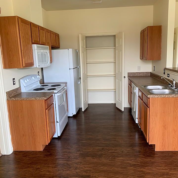 1st image of 405 Comfort Pl #12855655