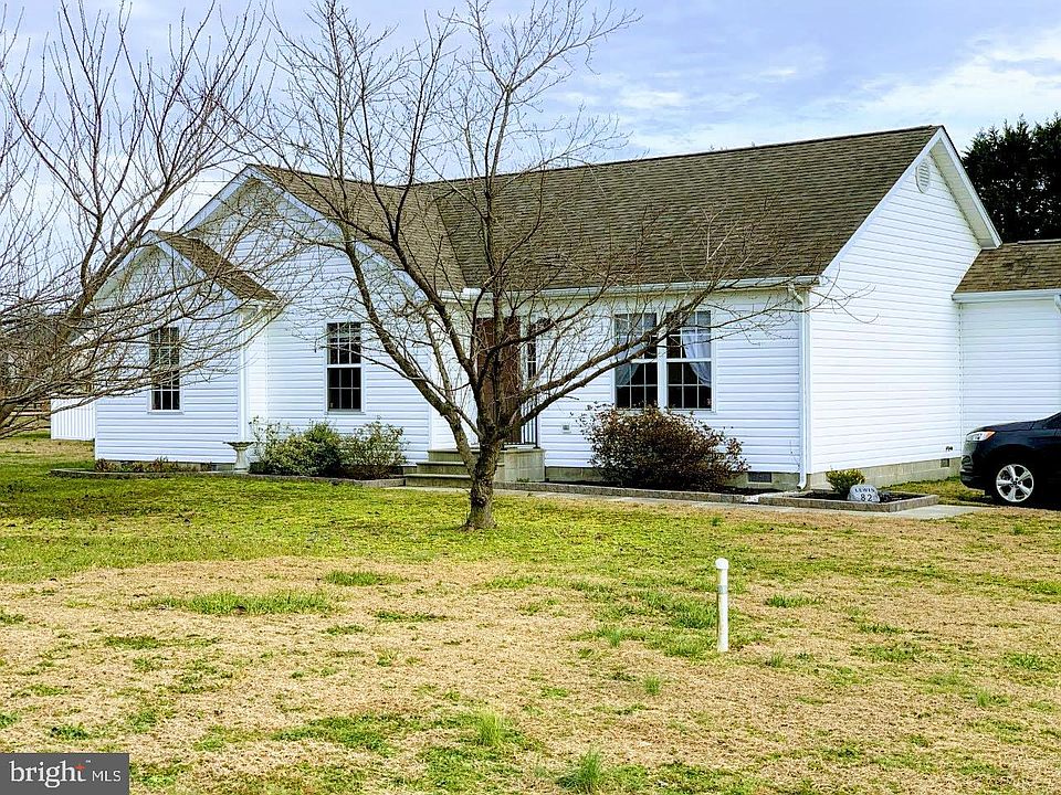 1st image of 82 Cloverfield Ln