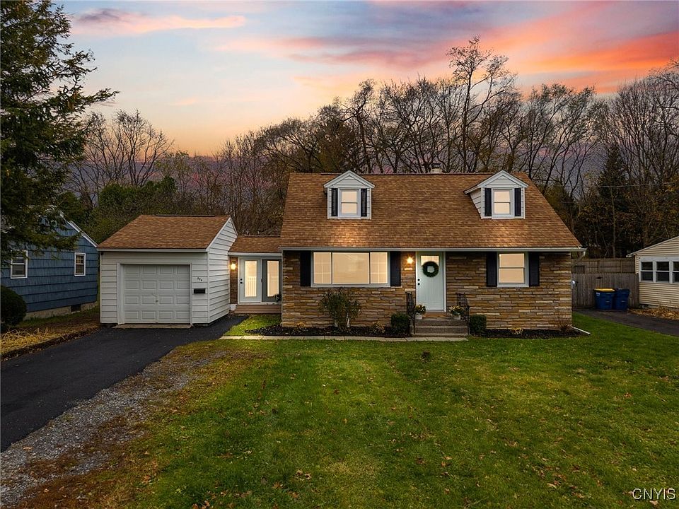 1st image of 504 Beverly Dr