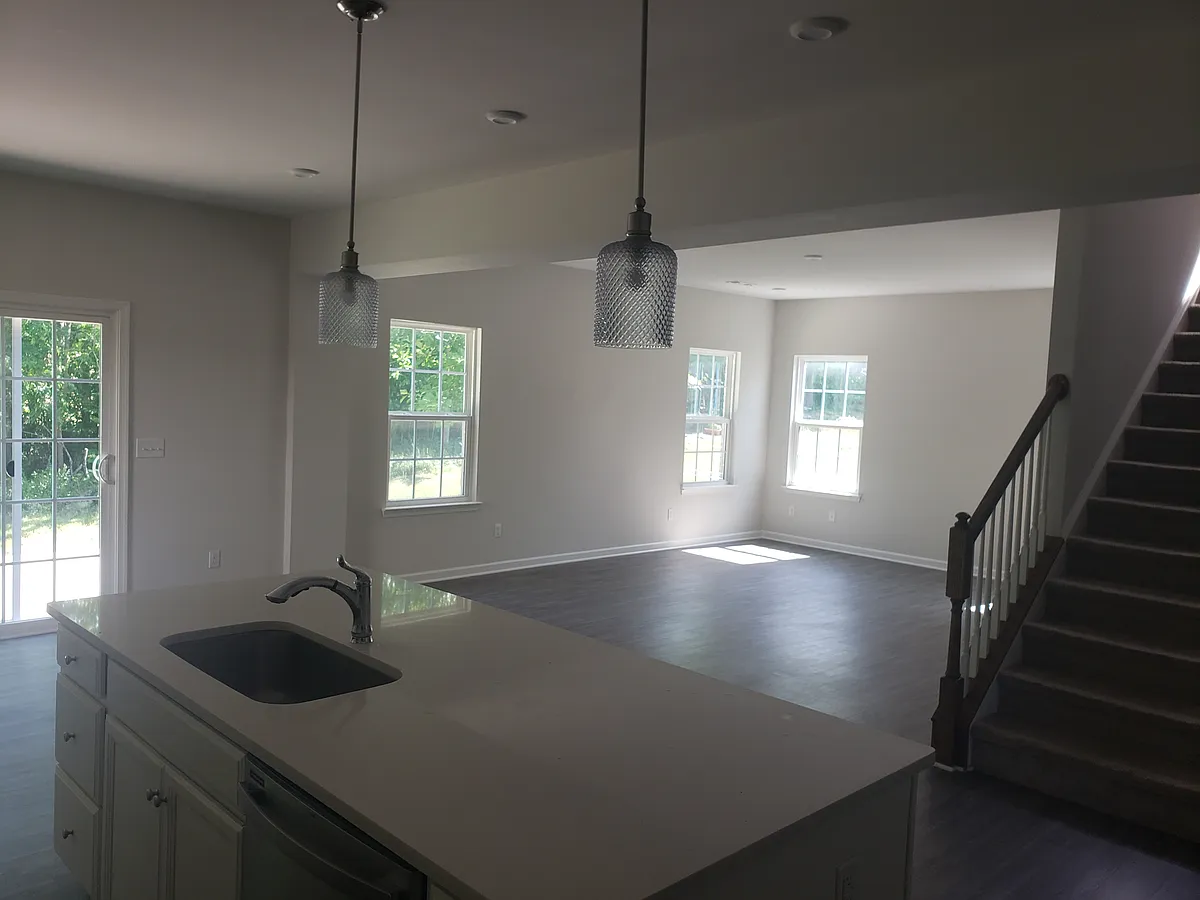 Building Photo - 912 Fancher Ln