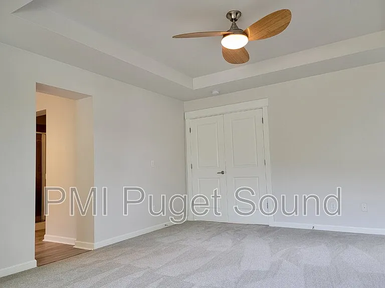 576 Mount Baker Pl NE — Photo 16
