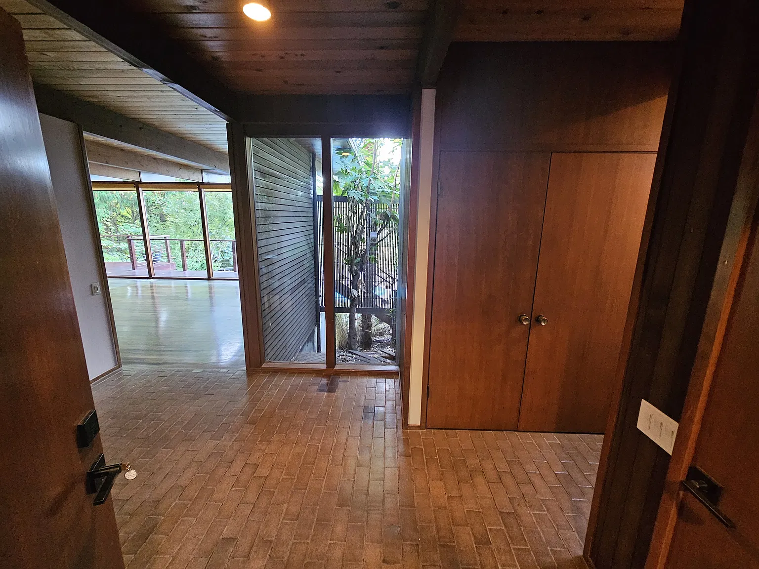 4 bed, 3416 sqft, $4,800 — Photo 3