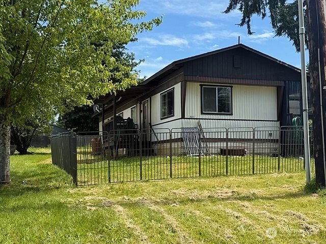 1st image of 818 D Street
