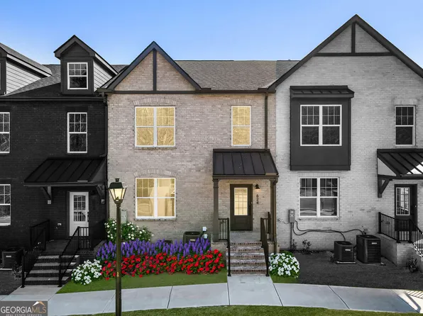 624 Oakleaf Grove Ln, Sugar Hill, GA 30518