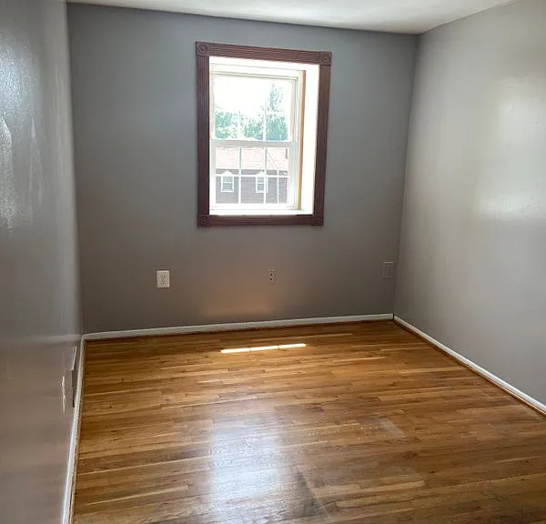 640 Kingston Rd — Photo 11