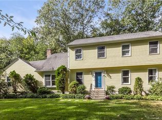 94 Cornwall Ln, Guilford, CT 06437
