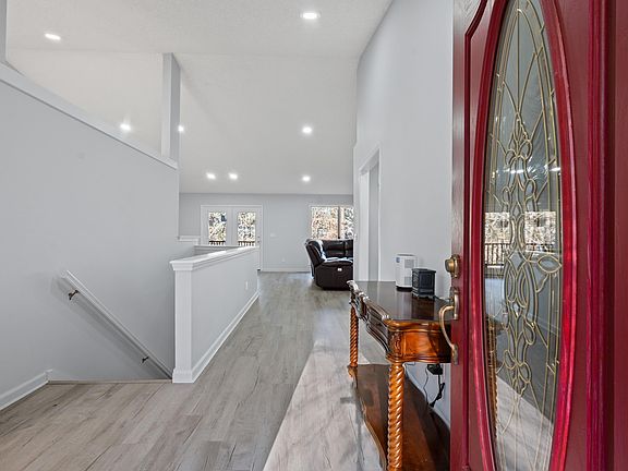 5th image of 4 Narcisco Cir