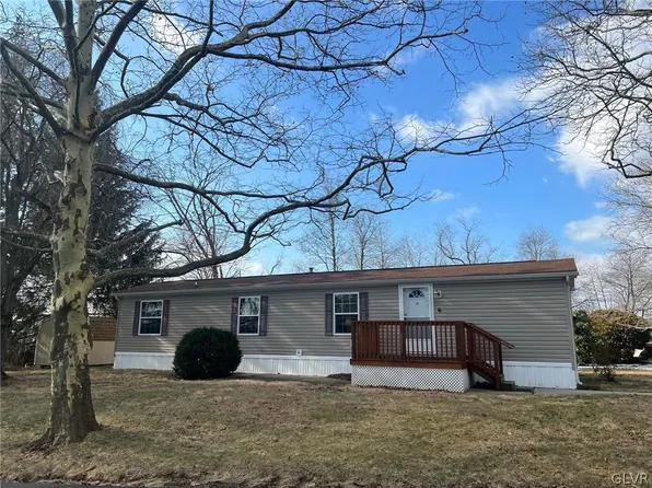 6 Spruce Cir, Bath, PA 18014