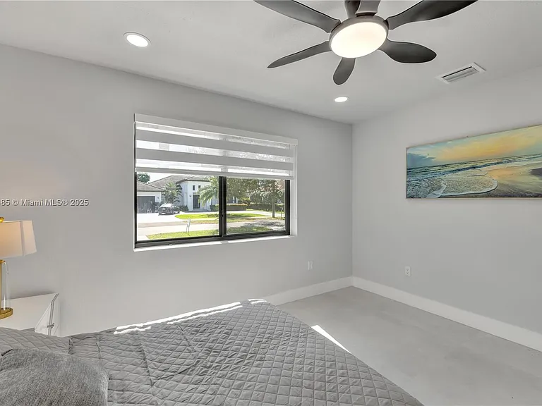6021 SW 19th St — Photo 9