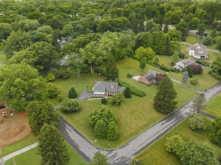 1026 Waltham Rd — Photo 37