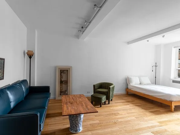 200 W 20th St APT 902, New York, NY 10011