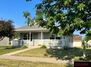 2109 Turpin St, Saint Peter, MN 56082