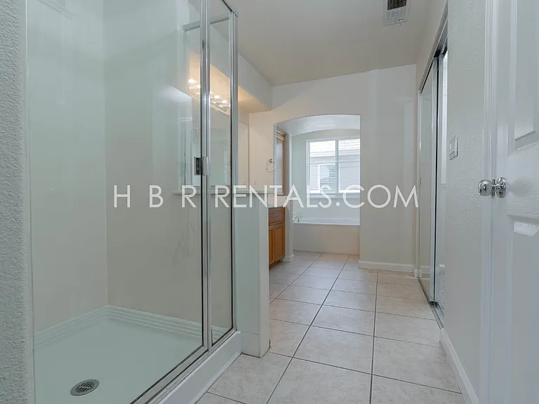 483 Summer Ln — Photo 15