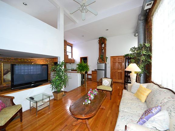 2nd image of 3258 S Union Ave #Ch