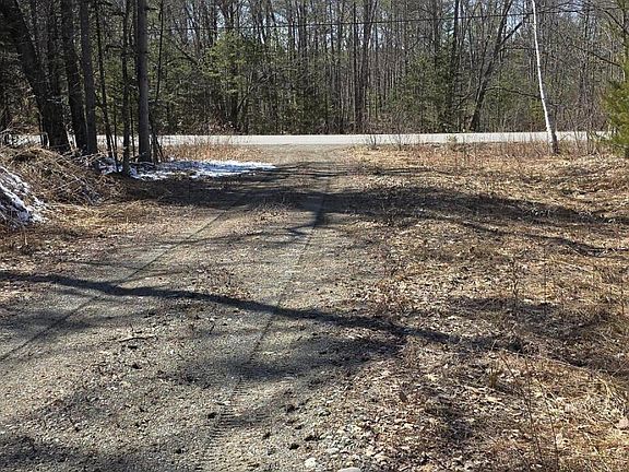 2nd image of 1439 River Road