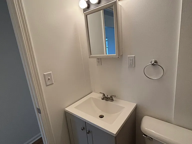 160 W Scripps Rd — Photo 10