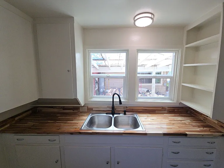 2350 Eye St — Photo 10