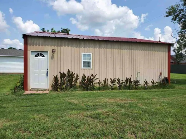 408 4th St, Elgin, OK 73538