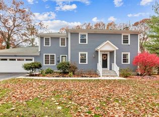 27 Christine Dr, Barrington, RI 02806