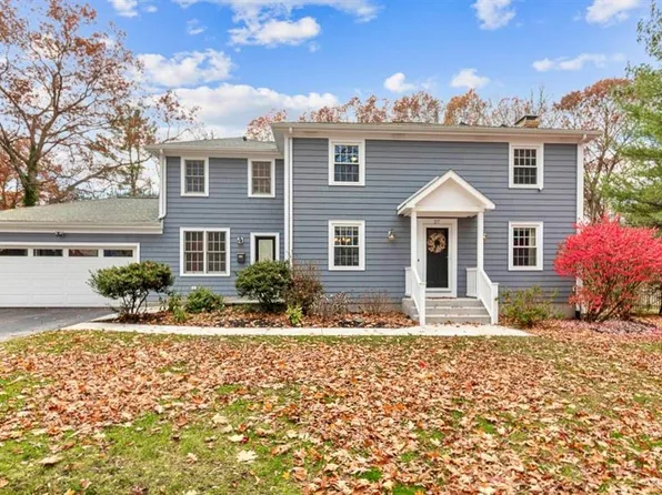 27 Christine Dr, Barrington, RI 02806