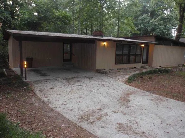 4848 Rock Haven Dr SW, Lilburn, GA 30047