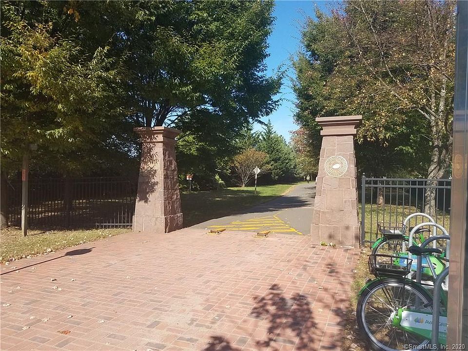 2nd image of 225 Winchester Ave