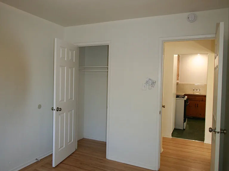 2736 Northglen St — Photo 16