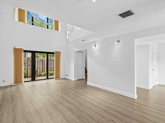 4th image of 360 City View Drive