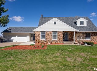 4620 Trails End Rd, Bettendorf, IA 52722