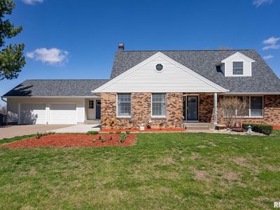 4620 Trails End Rd, Bettendorf, IA, 52722
