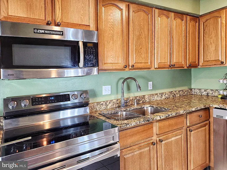 8245 Wycliffe Ct — Photo 9