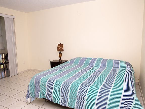 4th image of 1591 NE Miami Gardens Dr APT 313