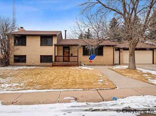 715 Vista Ln, Cheyenne, WY 82009