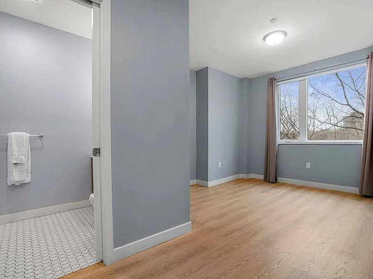 Walter Huntington Apartments — Photo 11