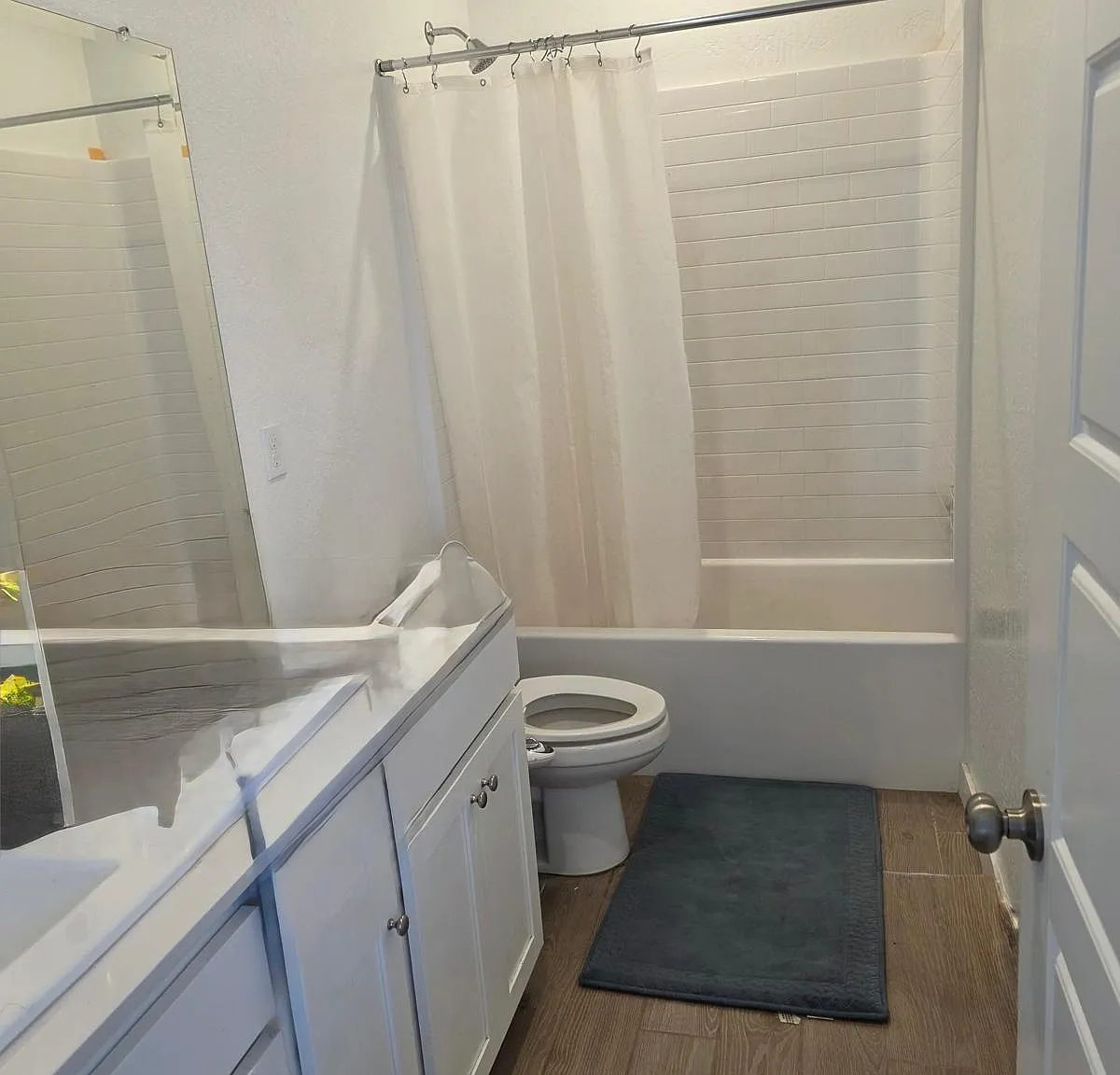 4 bed, 2240 sqft, $3,300 — Photo 3