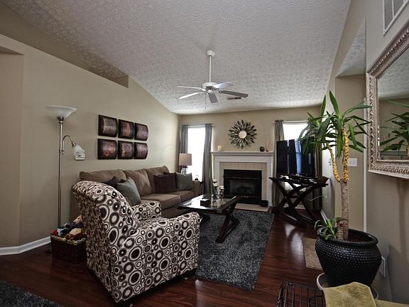 2nd image of 696 Wadebridge Dr