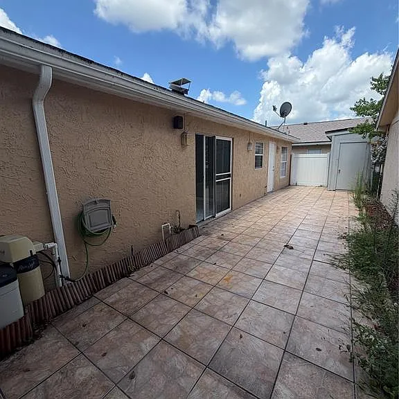 404 San Gabriel St — Photo 11