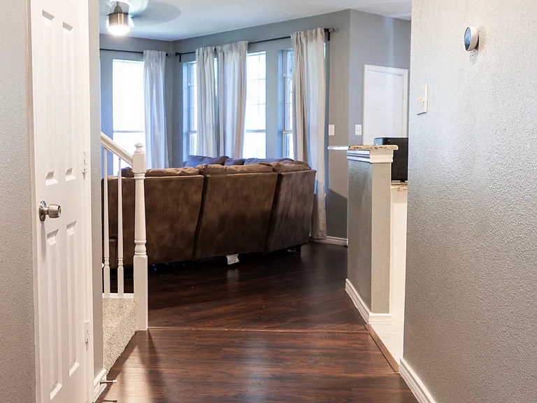 9805 Cliffside Dr — Photo 18