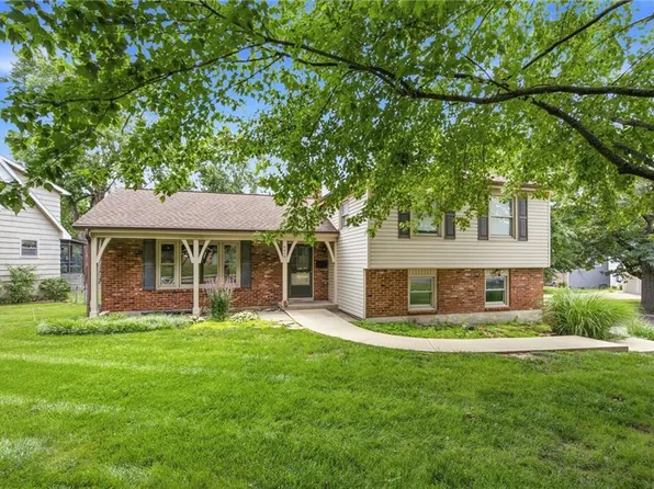 9409 W 89th St, Overland Park, KS 66212