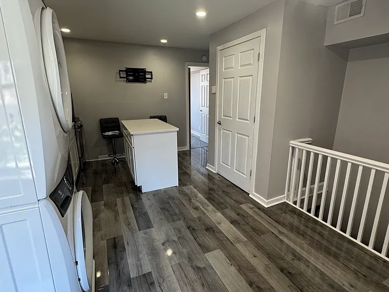 1429 N Hollywood St #2 — Photo 6