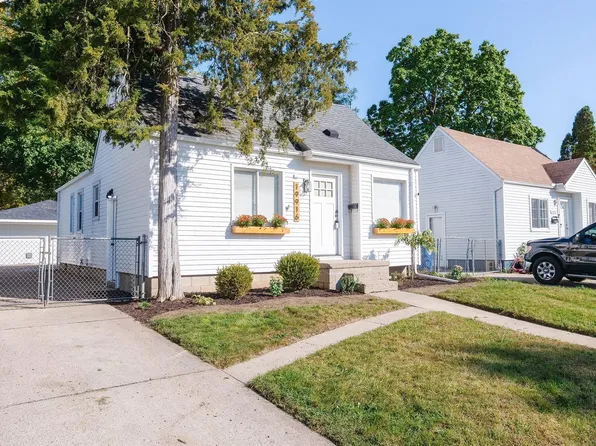 19916 Woodworth, Redford, MI 48240