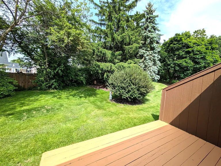 599 Echo Ct — Photo 25