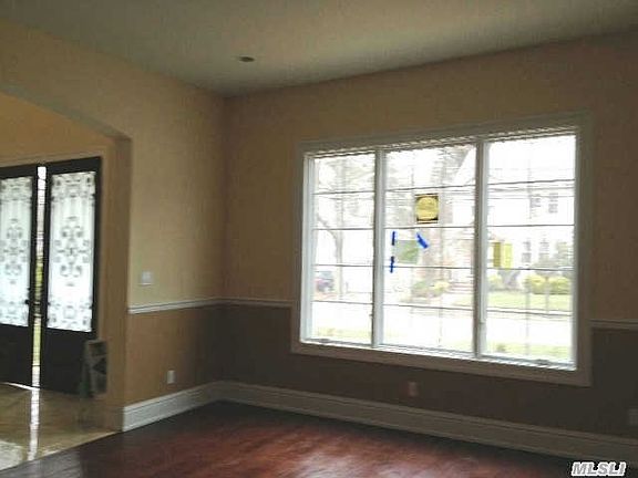 3rd image of 50 Wimbleton Ln