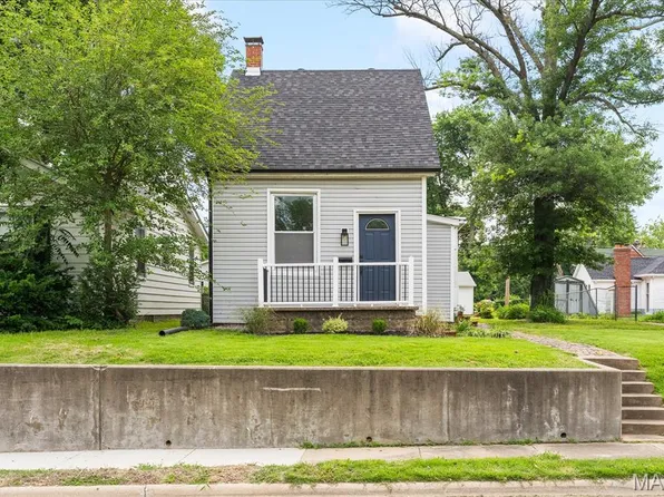 608 N 17th St, Belleville, IL 62226