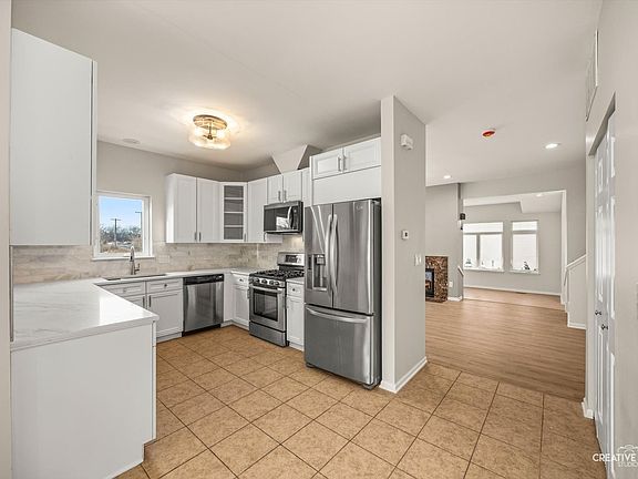 4th image of 65 E 89th Pl