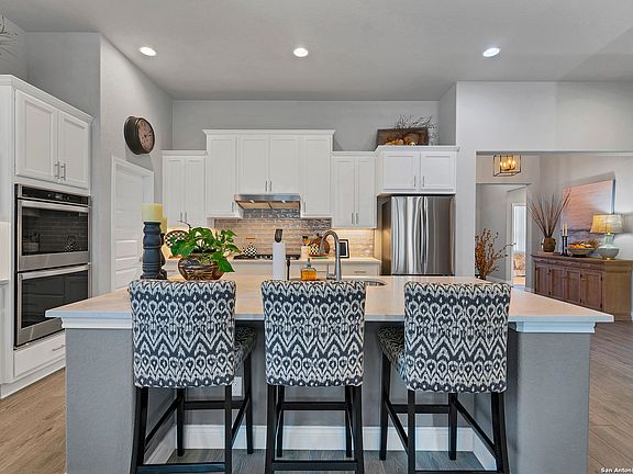 5th image of 559 Orchard Way