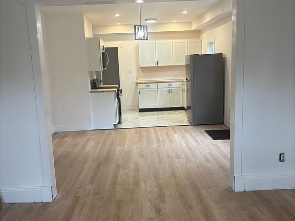 3rd image of 3464 Greenlawn Ave #1