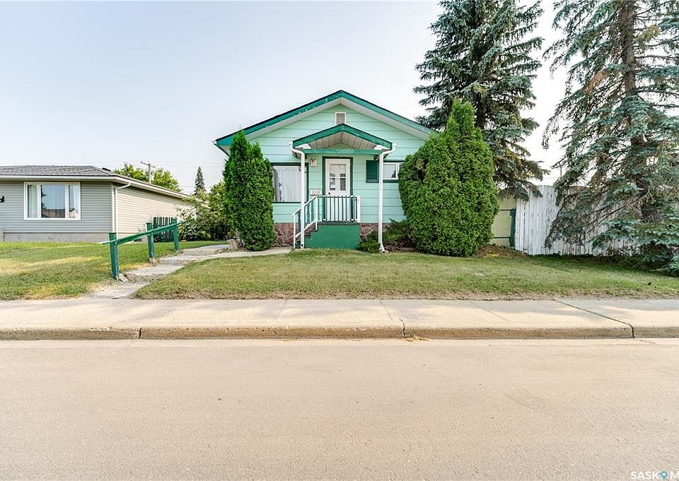 1st image of 1233 Coteau STREET W