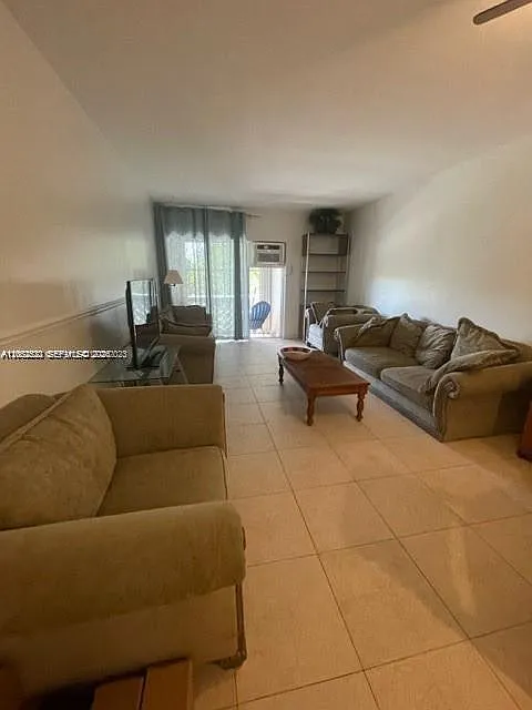 Santona Condo — Photo 3